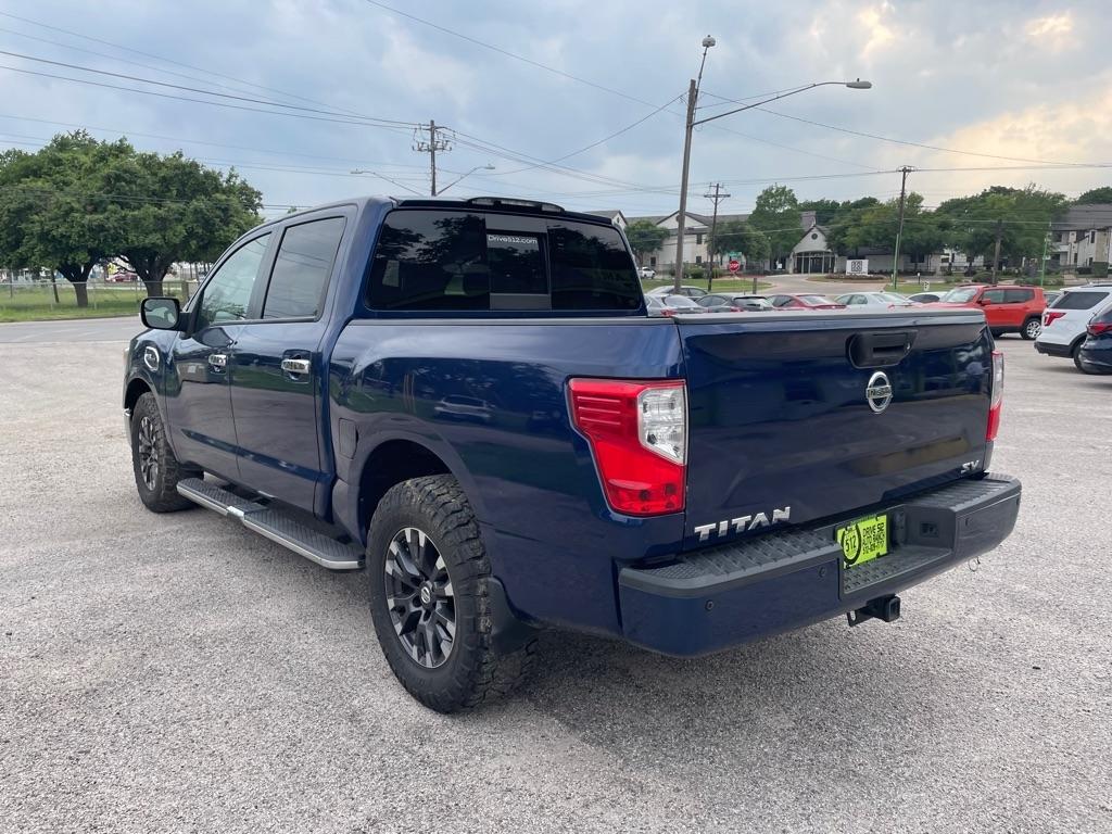 Nissan Titan  2017