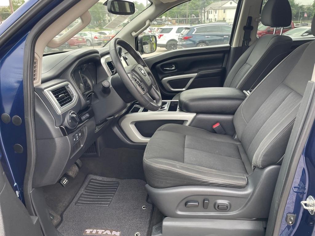 Nissan Titan  2017