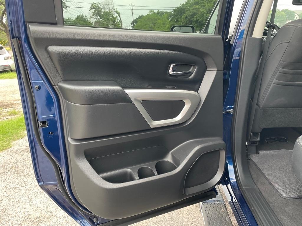 Nissan Titan  2017
