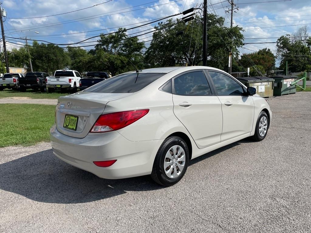 Hyundai Accent  2016