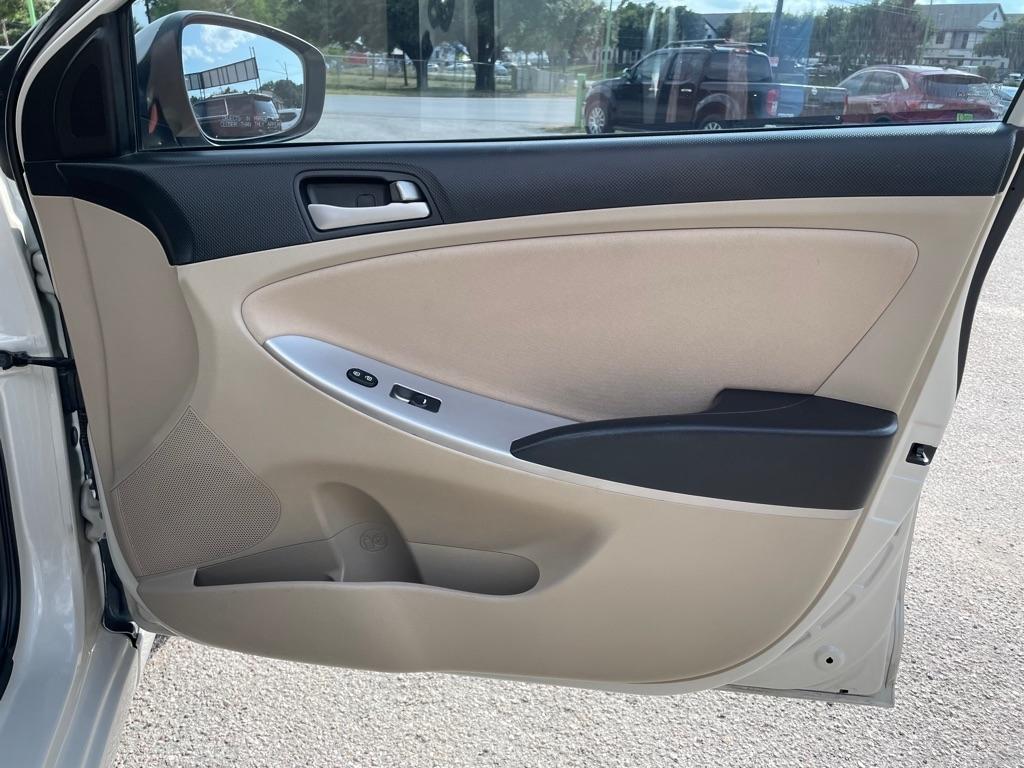 Hyundai Accent  2016