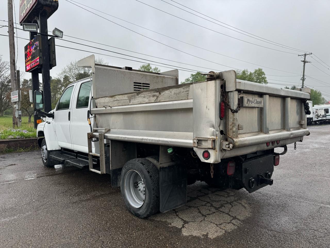 Chevrolet CC5500 Crew Cab 2WD 2007
