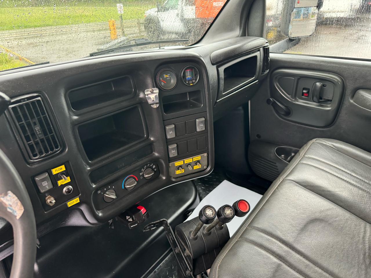 Chevrolet CC5500 Crew Cab 2WD 2007