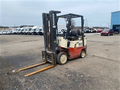 2001 Nissan Forklift 