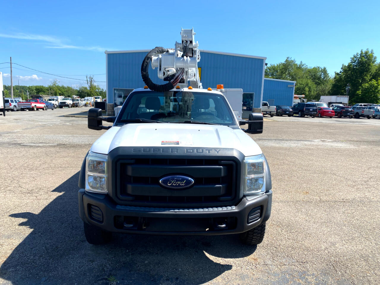 Ford Super Duty F-550 DRW 4WD Reg Cab 141" WB 60" CA XL 2016 Ford Super Duty F-550 DRW 4WD Reg Cab 141" WB 60" CA XL 2016