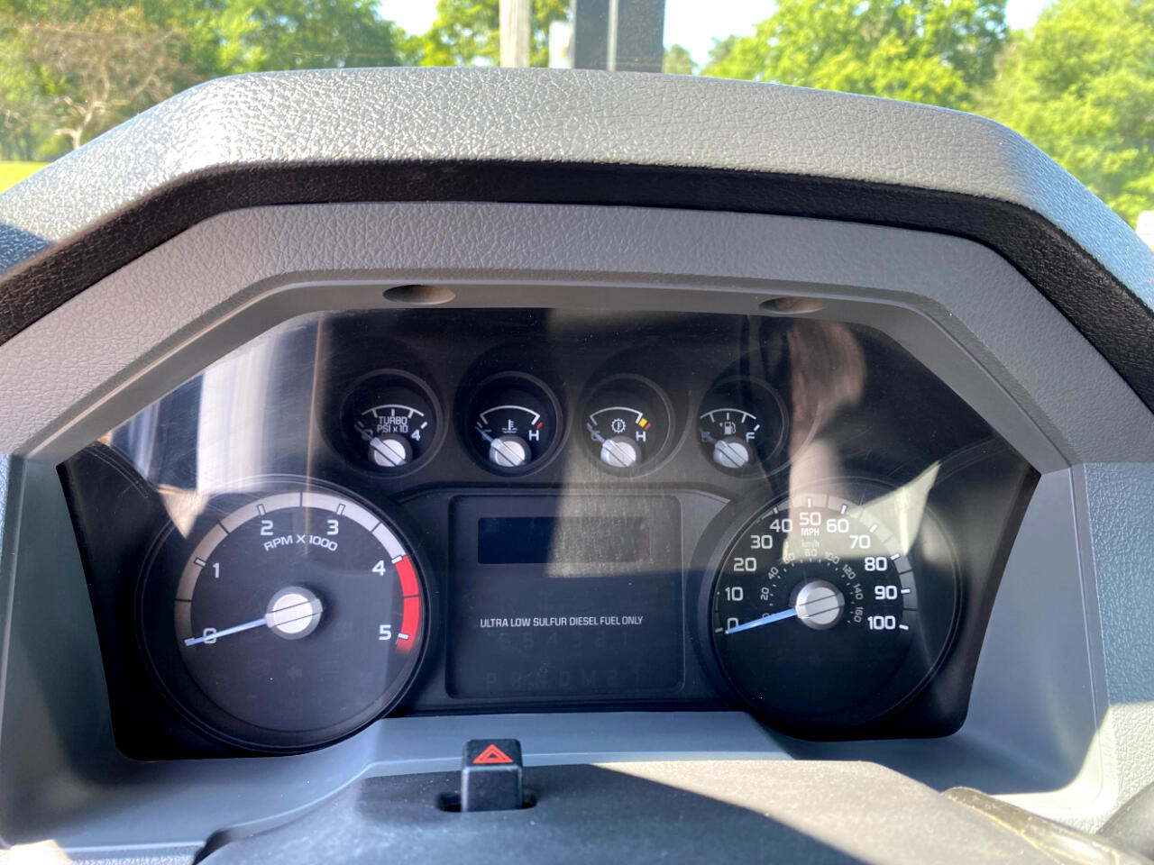 Ford Super Duty F-550 DRW 4WD Reg Cab 141" WB 60" CA XL 2016 Ford Super Duty F-550 DRW 4WD Reg Cab 141" WB 60" CA XL 2016
