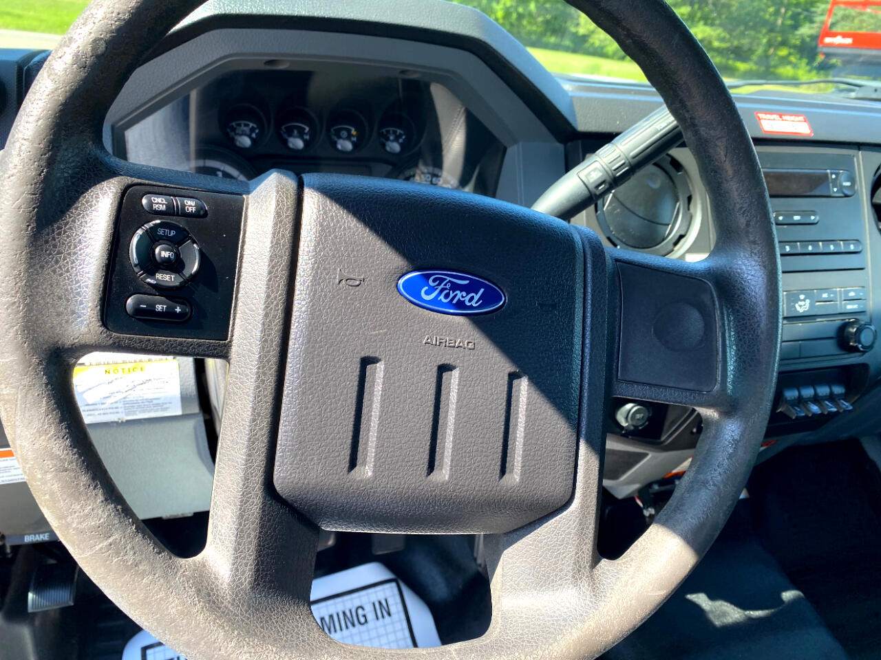 Ford Super Duty F-550 DRW 4WD Reg Cab 141" WB 60" CA XL 2016 Ford Super Duty F-550 DRW 4WD Reg Cab 141" WB 60" CA XL 2016