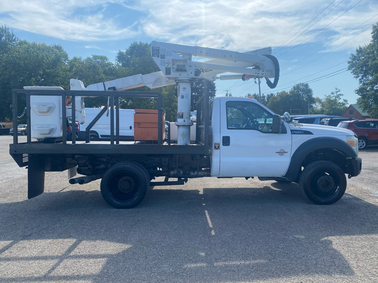 Ford Super Duty F-550 DRW 4WD Reg Cab 141" WB 60" CA XLT 2011 Ford Super Duty F-550 DRW 4WD Reg Cab 141" WB 60" CA XLT 2011