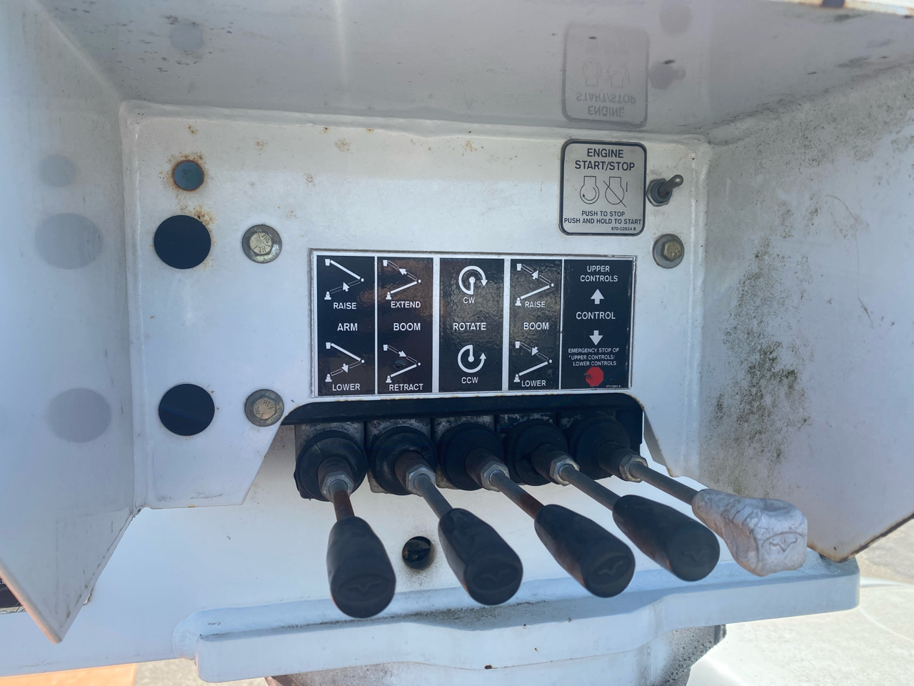 Ford Super Duty F-550 DRW 4WD Reg Cab 141" WB 60" CA XLT 2011 Ford Super Duty F-550 DRW 4WD Reg Cab 141" WB 60" CA XLT 2011