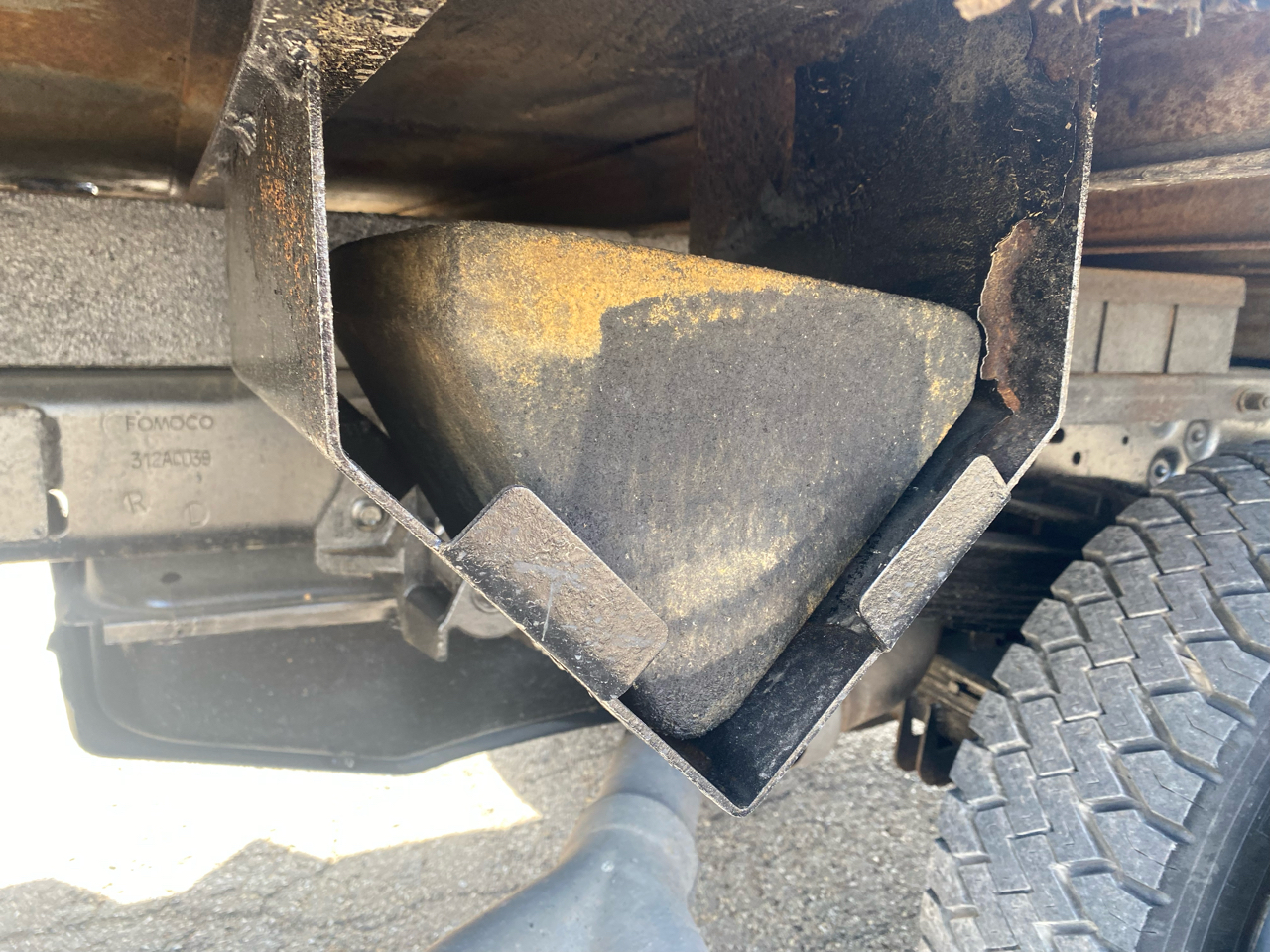 Ford Super Duty F-550 DRW 4WD Reg Cab 141" WB 60" CA XLT 2011 Ford Super Duty F-550 DRW 4WD Reg Cab 141" WB 60" CA XLT 2011