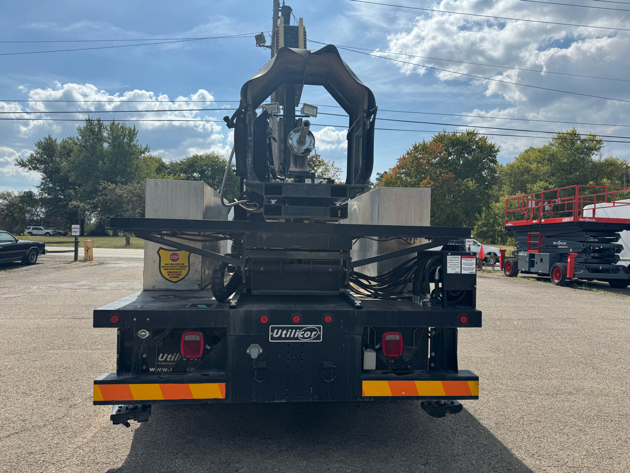 Ford Super Duty F-550 DRW 2WD Reg Cab 189" WB 108" CA XL 2015 Ford Super Duty F-550 DRW 2WD Reg Cab 189" WB 108" CA XL 2015