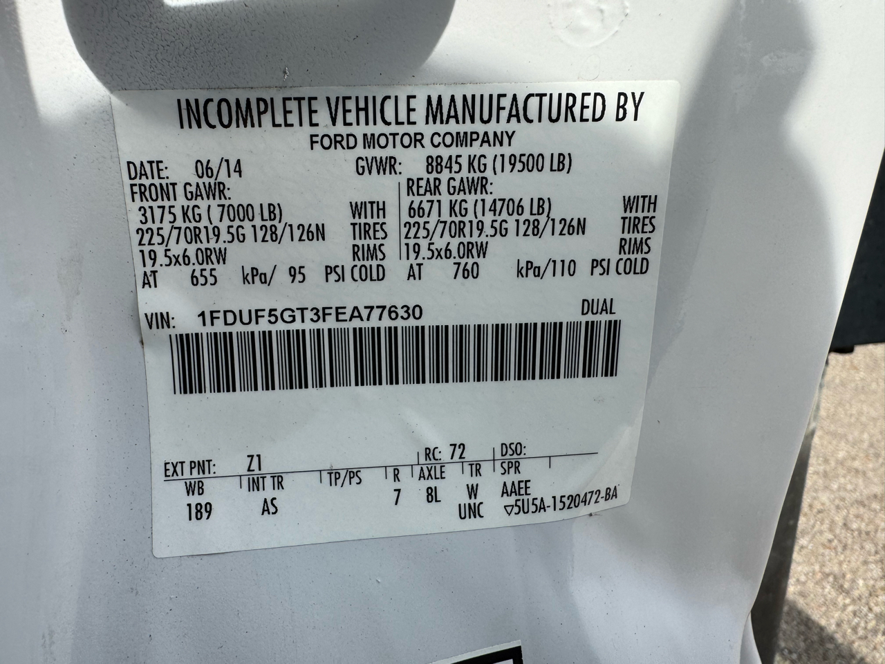 Ford Super Duty F-550 DRW 2WD Reg Cab 189" WB 108" CA XL 2015 Ford Super Duty F-550 DRW 2WD Reg Cab 189" WB 108" CA XL 2015