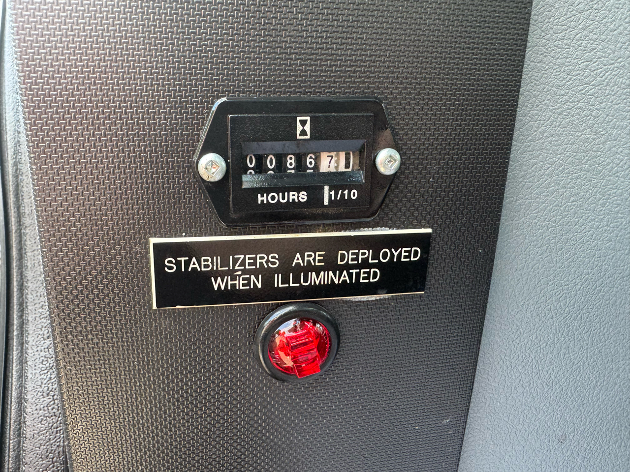 Ford Super Duty F-550 DRW 2WD Reg Cab 189" WB 108" CA XL 2015 Ford Super Duty F-550 DRW 2WD Reg Cab 189" WB 108" CA XL 2015