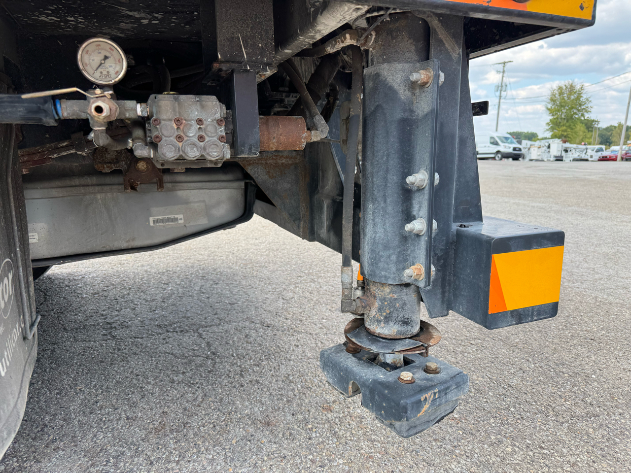 Ford Super Duty F-550 DRW 2WD Reg Cab 189" WB 108" CA XL 2015 Ford Super Duty F-550 DRW 2WD Reg Cab 189" WB 108" CA XL 2015