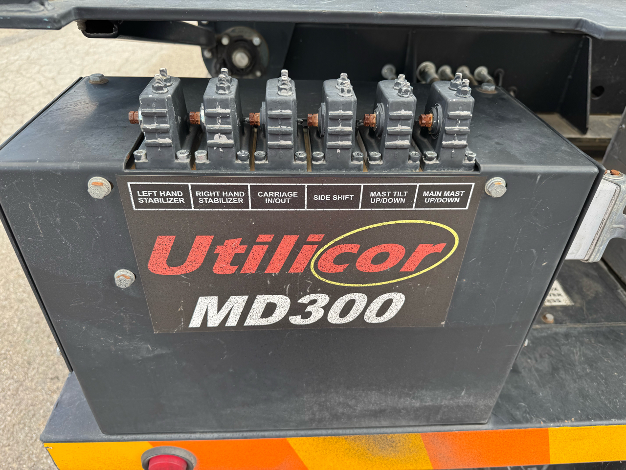 Ford Super Duty F-550 DRW 2WD Reg Cab 189" WB 108" CA XL 2015 Ford Super Duty F-550 DRW 2WD Reg Cab 189" WB 108" CA XL 2015