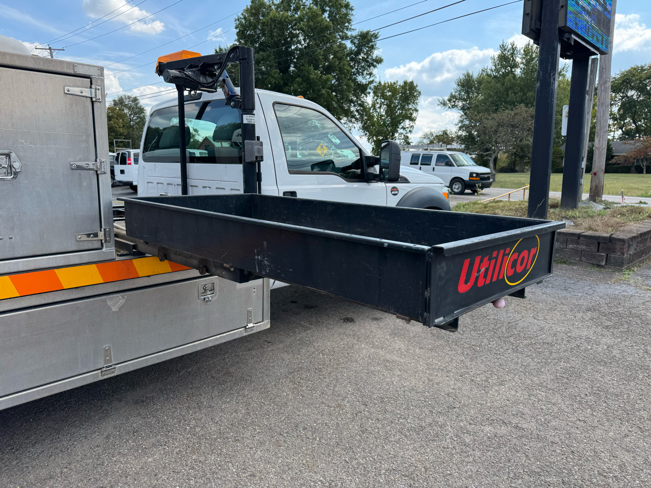 Ford Super Duty F-550 DRW 2WD Reg Cab 189" WB 108" CA XL 2015 Ford Super Duty F-550 DRW 2WD Reg Cab 189" WB 108" CA XL 2015