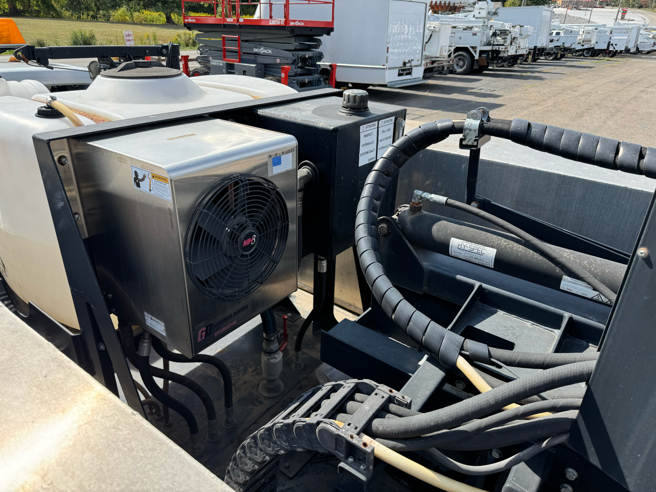 Ford Super Duty F-550 DRW 2WD Reg Cab 189" WB 108" CA XL 2015 Ford Super Duty F-550 DRW 2WD Reg Cab 189" WB 108" CA XL 2015