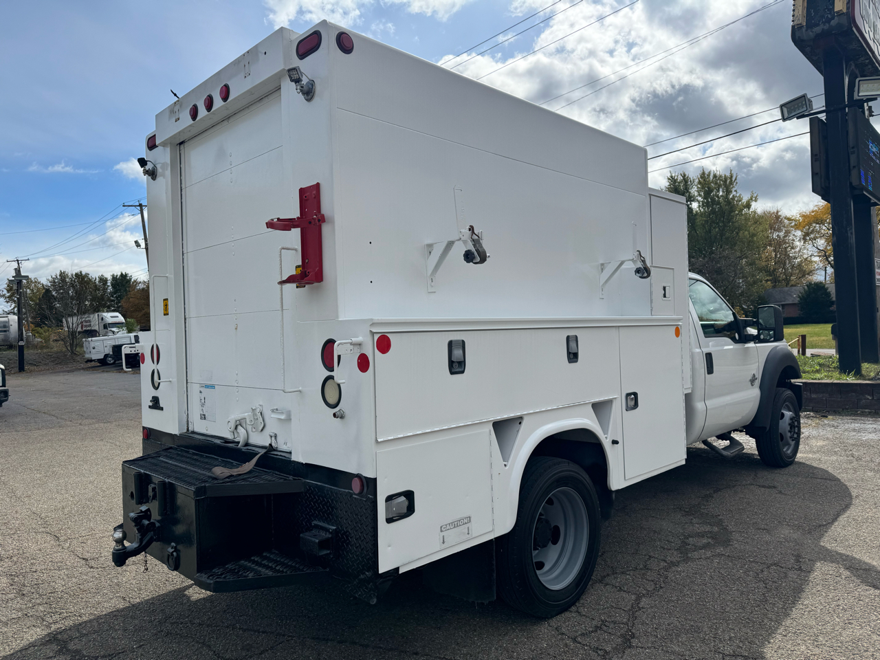 Ford Super Duty F-550 DRW Reg Cab 165" WB 84" CA XL 4WD 2011 Ford Super Duty F-550 DRW Reg Cab 165" WB 84" CA XL 4WD 2011