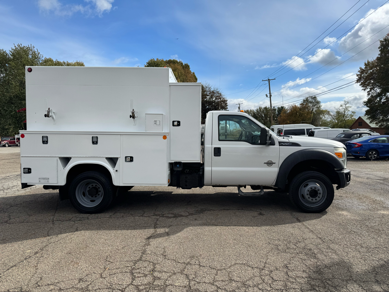 Ford Super Duty F-550 DRW Reg Cab 165" WB 84" CA XL 4WD 2011 Ford Super Duty F-550 DRW Reg Cab 165" WB 84" CA XL 4WD 2011