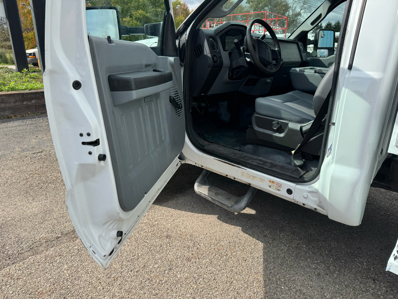 Ford Super Duty F-550 DRW Reg Cab 165" WB 84" CA XL 4WD 2011 Ford Super Duty F-550 DRW Reg Cab 165" WB 84" CA XL 4WD 2011