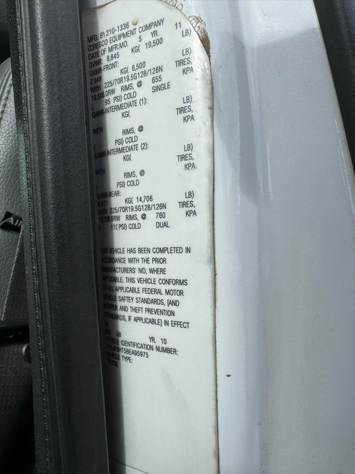 Ford Super Duty F-550 DRW Reg Cab 165" WB 84" CA XL 4WD 2011 Ford Super Duty F-550 DRW Reg Cab 165" WB 84" CA XL 4WD 2011