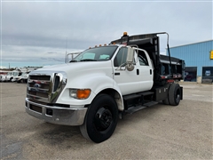 2005 Ford Super Duty F-750 Straight Frame 