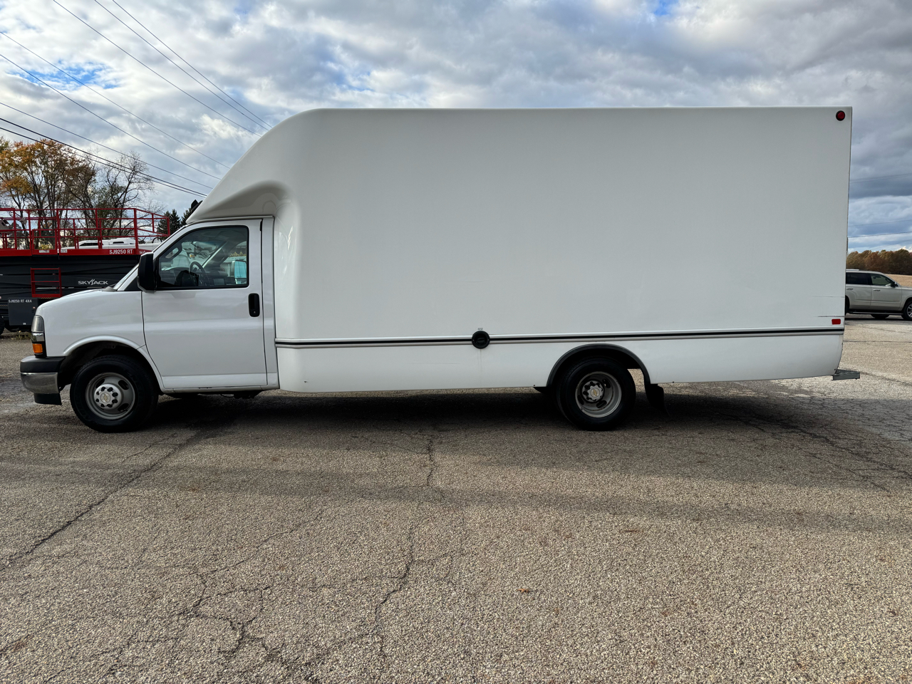 Chevrolet Express Commercial Cutaway 3500 Van 177" 2021 Chevrolet Express Commercial Cutaway 3500 Van 177" 2021