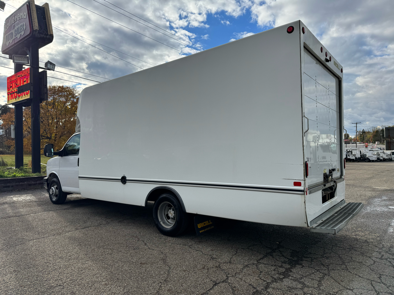 Chevrolet Express Commercial Cutaway 3500 Van 177" 2021 Chevrolet Express Commercial Cutaway 3500 Van 177" 2021