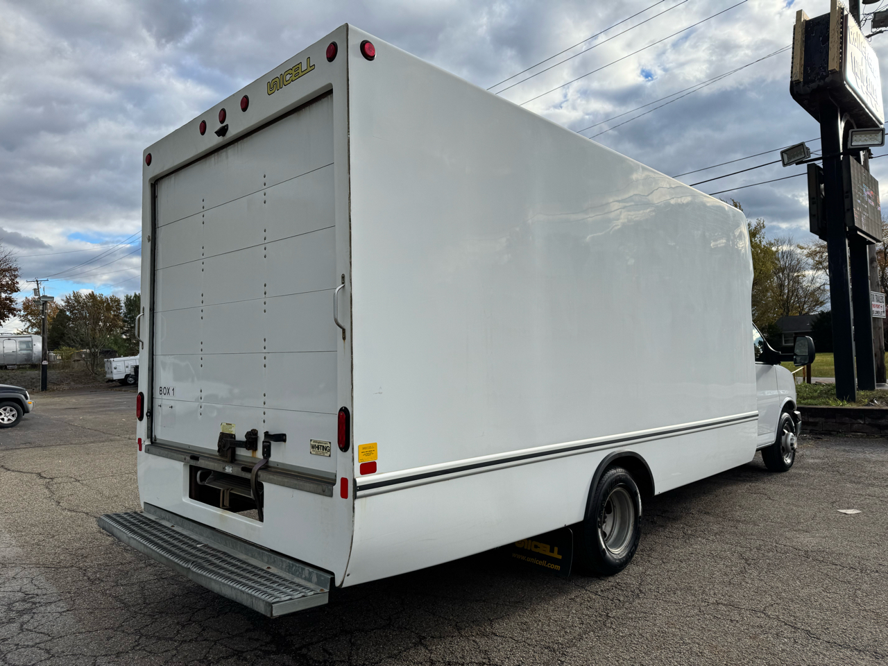 Chevrolet Express Commercial Cutaway 3500 Van 177" 2021 Chevrolet Express Commercial Cutaway 3500 Van 177" 2021