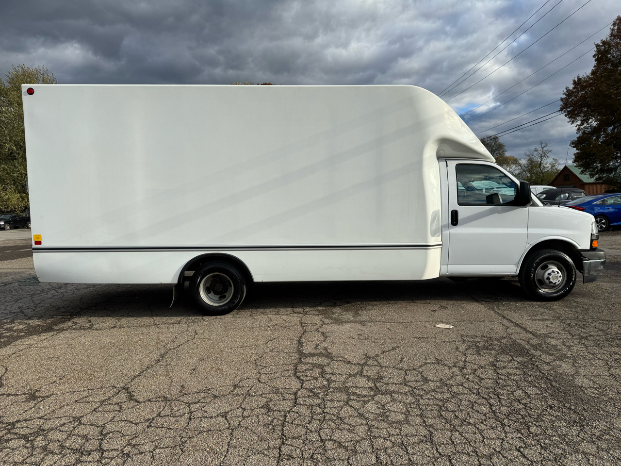 Chevrolet Express Commercial Cutaway 3500 Van 177" 2021 Chevrolet Express Commercial Cutaway 3500 Van 177" 2021