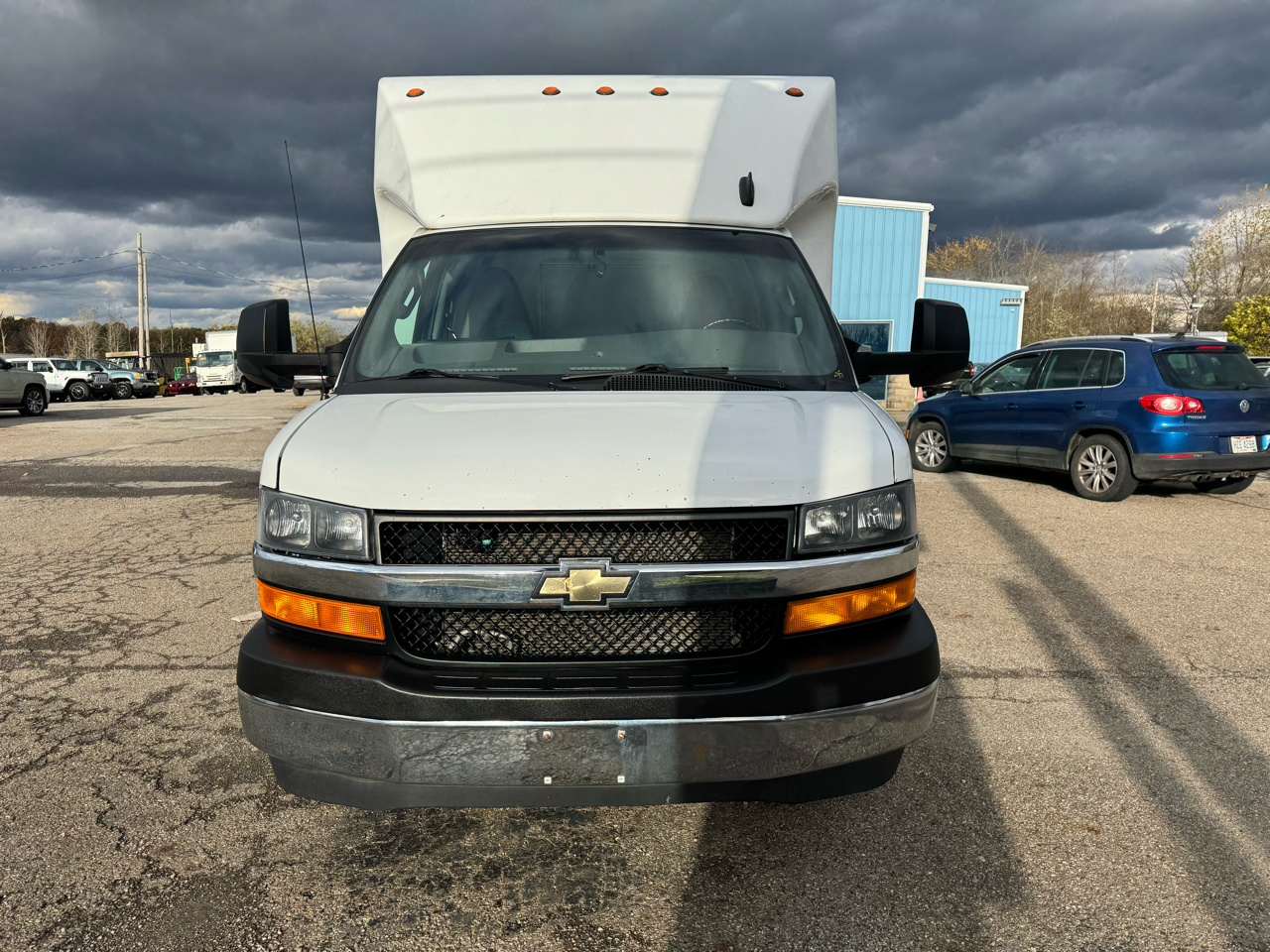 Chevrolet Express Commercial Cutaway 3500 Van 177" 2021 Chevrolet Express Commercial Cutaway 3500 Van 177" 2021