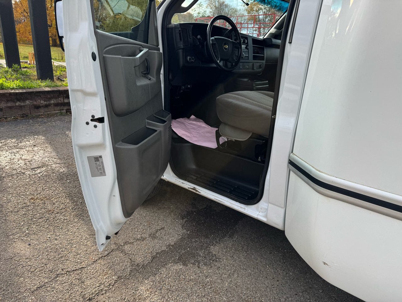 Chevrolet Express Commercial Cutaway 3500 Van 177" 2021 Chevrolet Express Commercial Cutaway 3500 Van 177" 2021