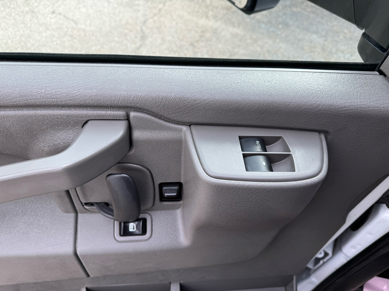 Chevrolet Express Commercial Cutaway 3500 Van 177" 2021 Chevrolet Express Commercial Cutaway 3500 Van 177" 2021