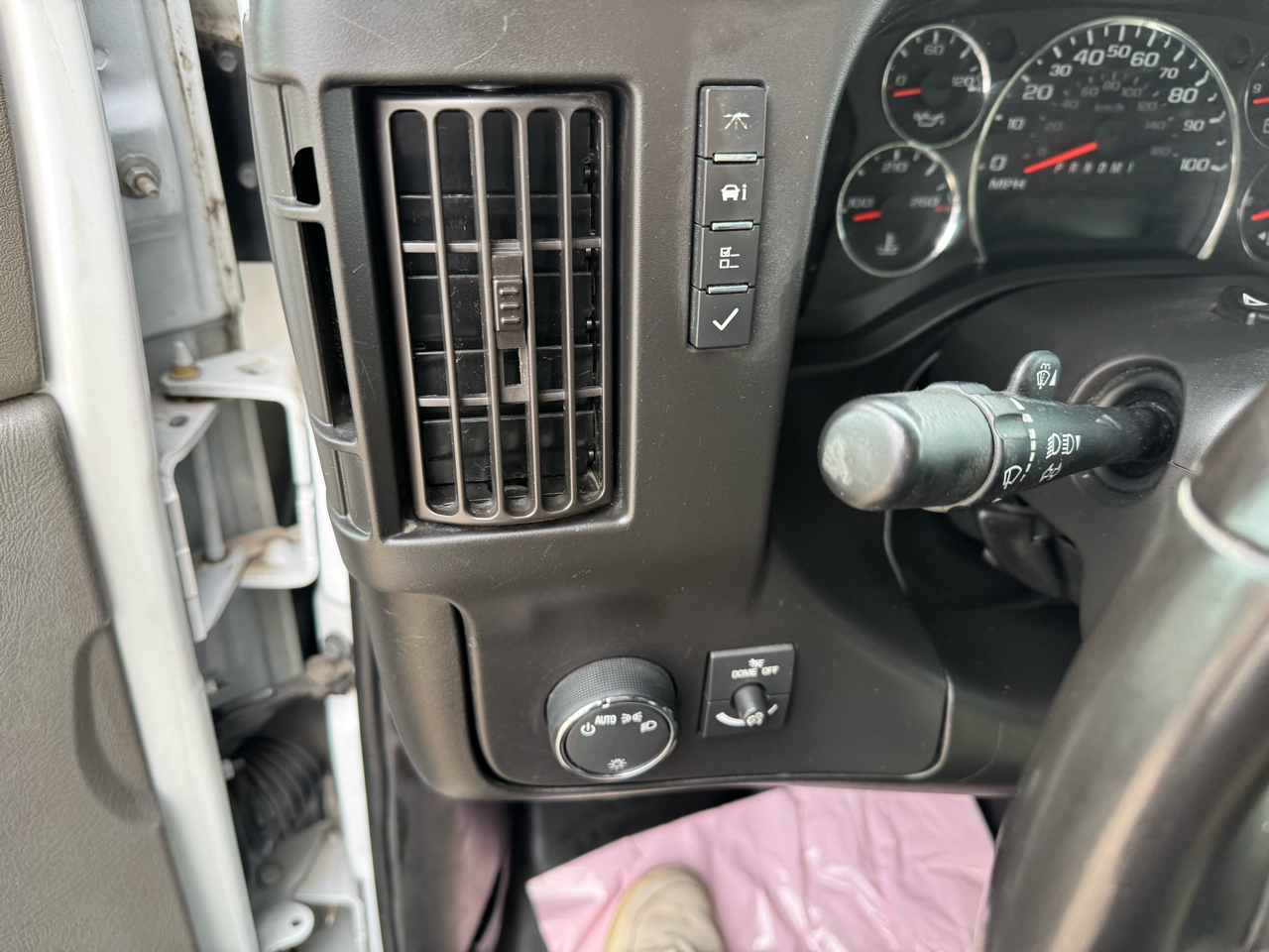 Chevrolet Express Commercial Cutaway 3500 Van 177" 2021 Chevrolet Express Commercial Cutaway 3500 Van 177" 2021