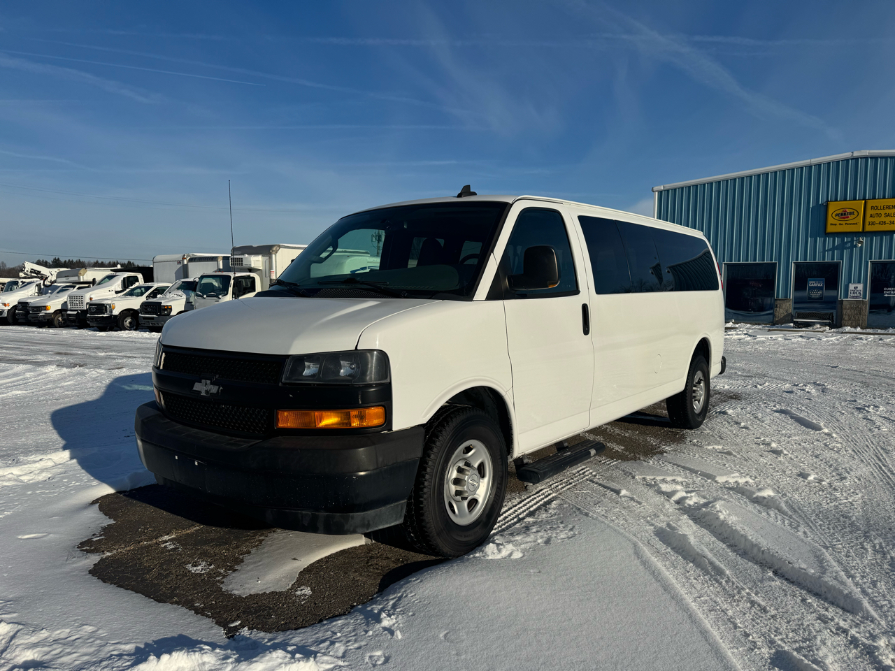 Chevrolet Express Passenger RWD 3500 155" LS 2019