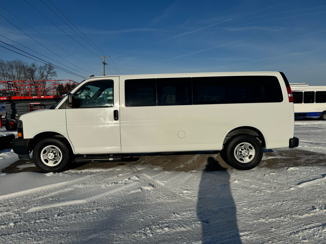 Chevrolet Express Passenger RWD 3500 155" LS 2019