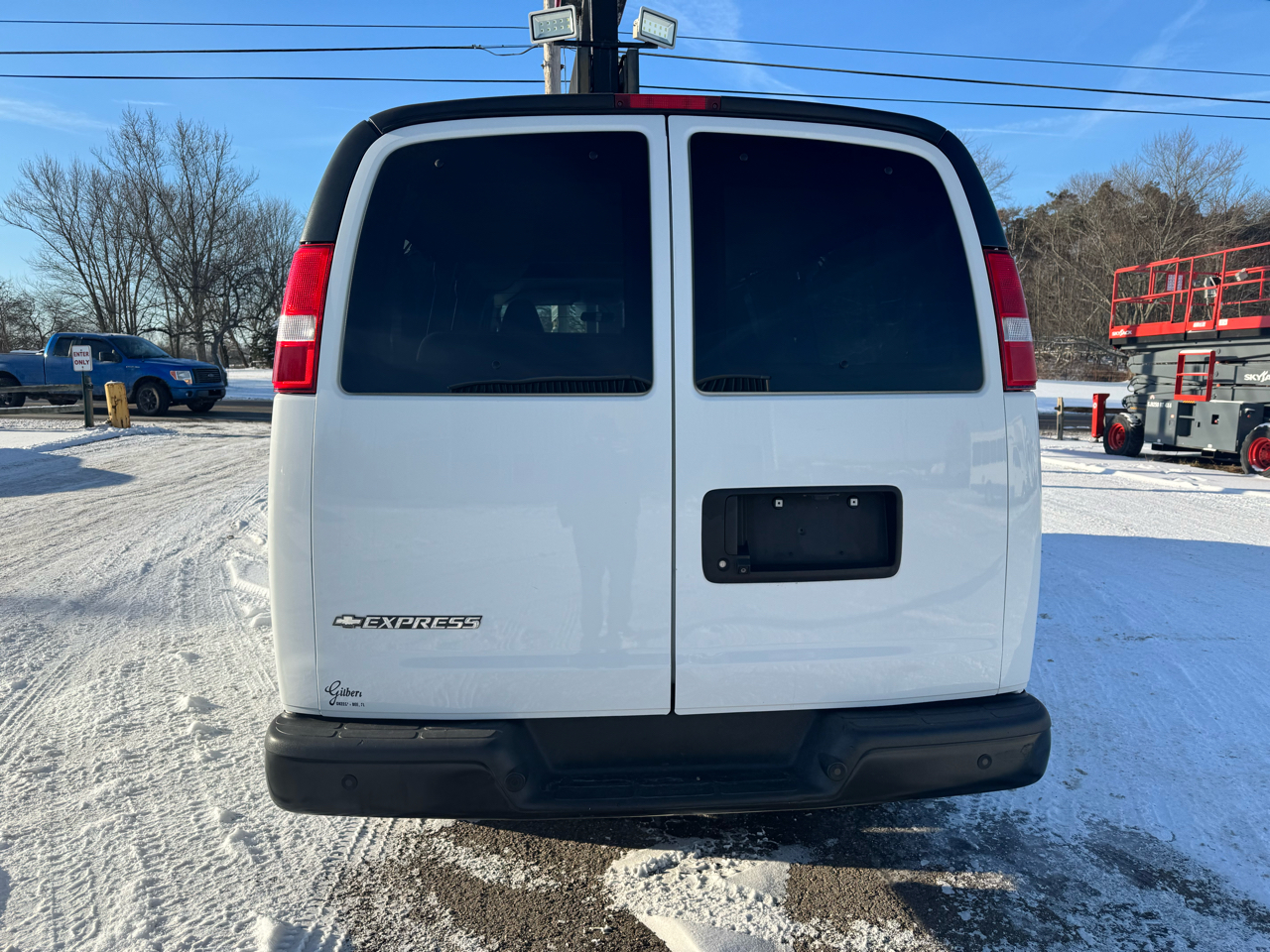 Chevrolet Express Passenger RWD 3500 155" LS 2019