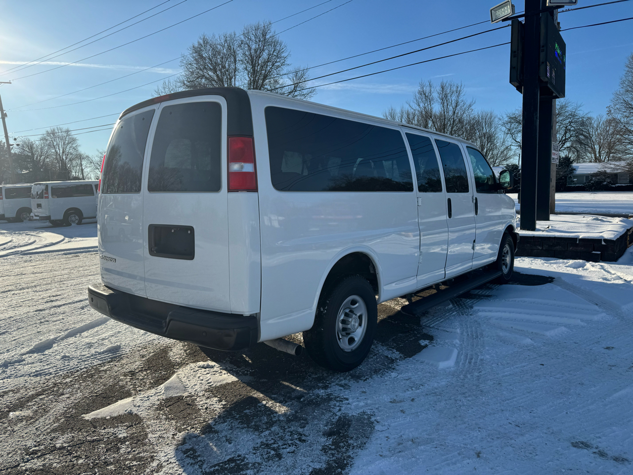 Chevrolet Express Passenger RWD 3500 155" LS 2019