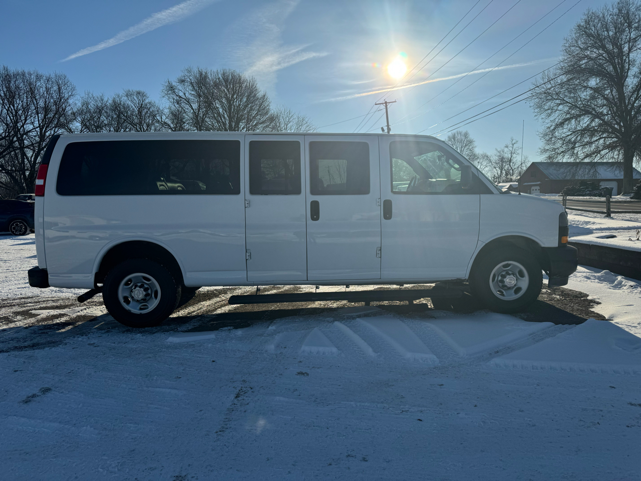 Chevrolet Express Passenger RWD 3500 155" LS 2019