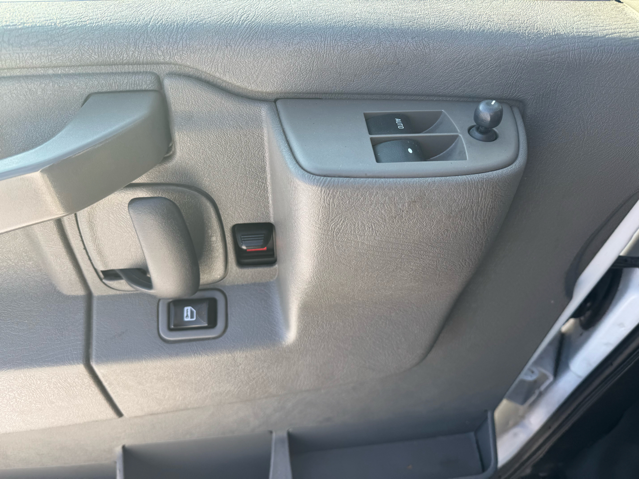 Chevrolet Express Passenger RWD 3500 155" LS 2019