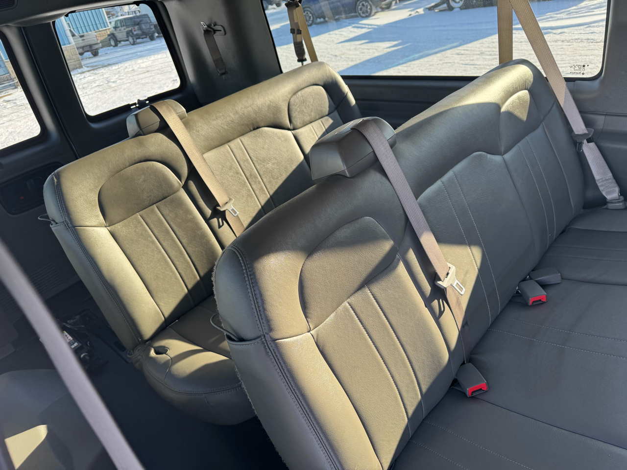 Chevrolet Express Passenger RWD 3500 155" LS 2019