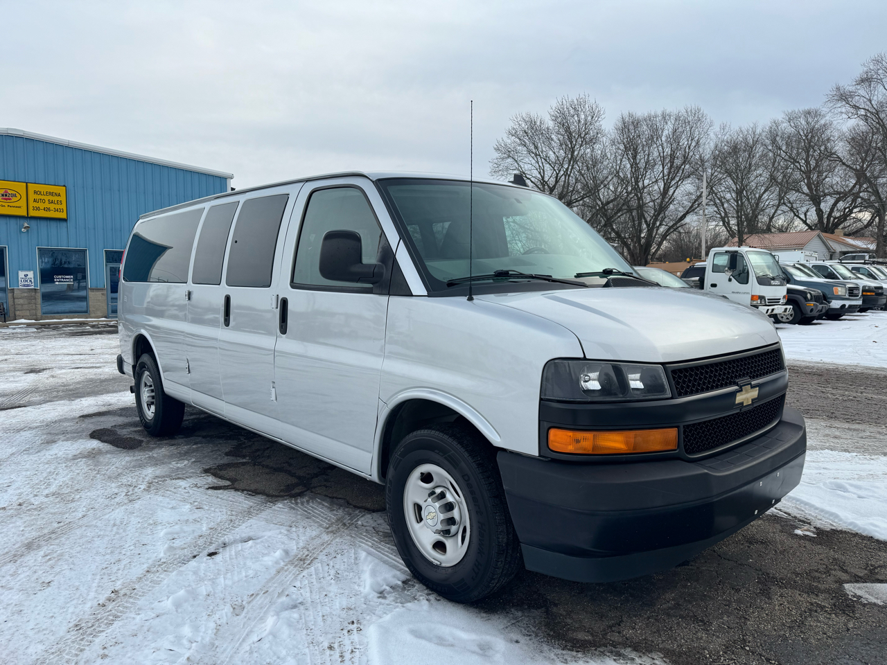 Chevrolet Express Passenger RWD 3500 155" LS 2020