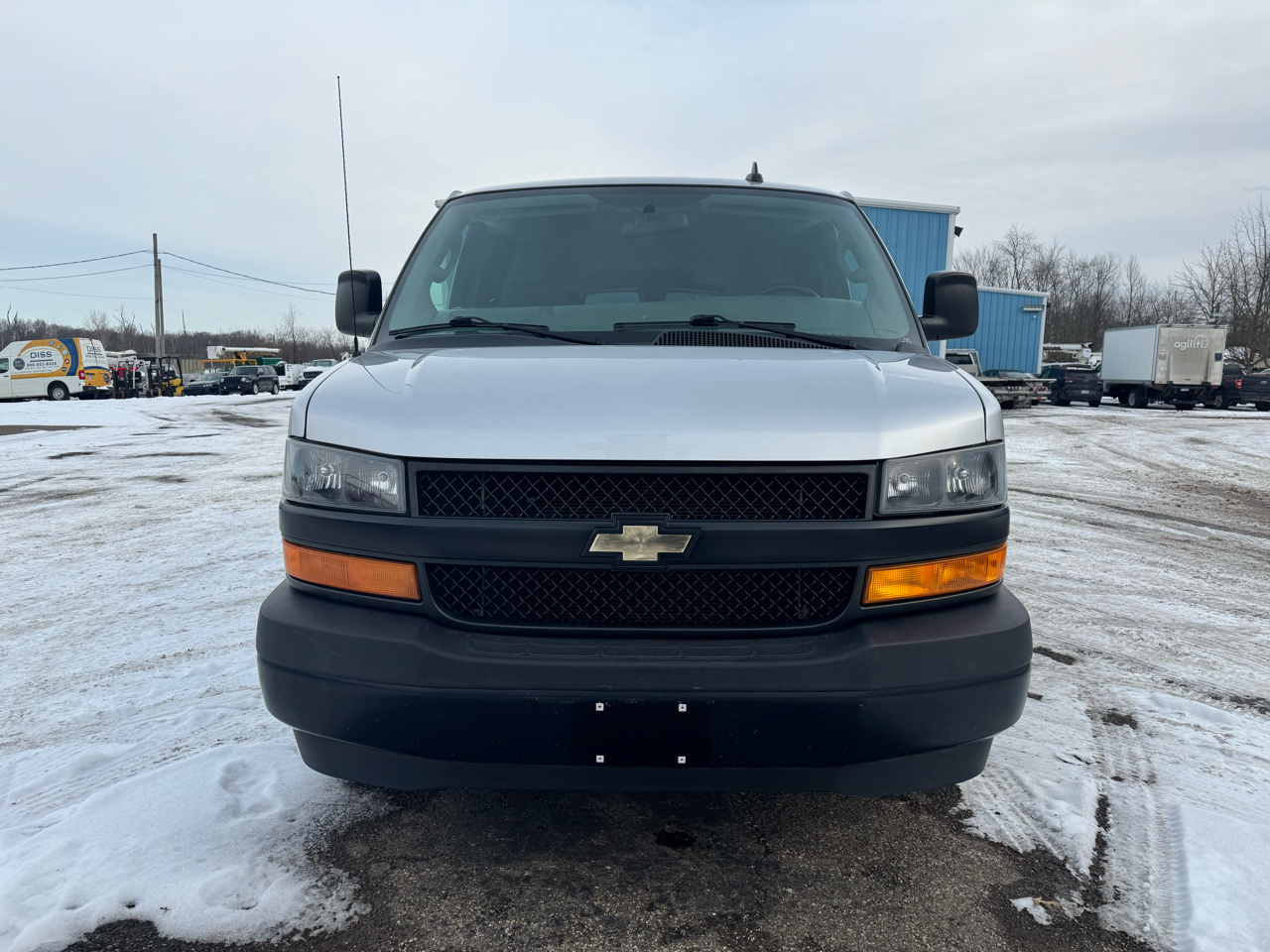 Chevrolet Express Passenger RWD 3500 155" LS 2020