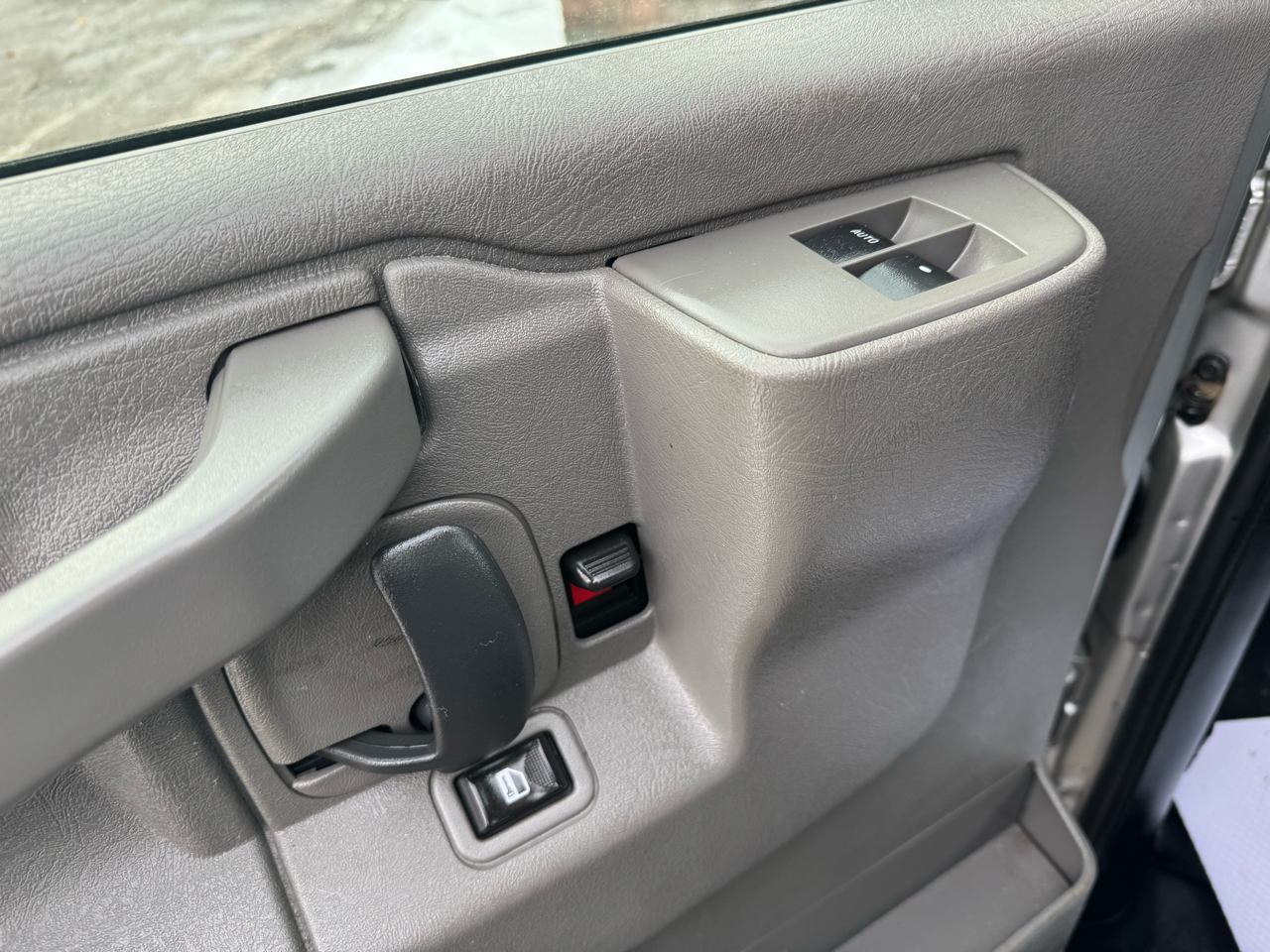 Chevrolet Express Passenger RWD 3500 155" LS 2020