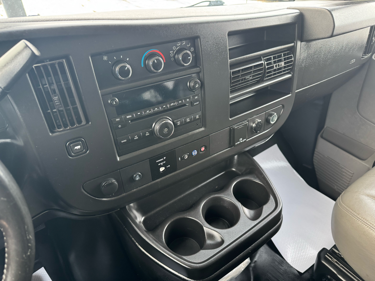 Chevrolet Express Passenger RWD 3500 155" LS 2020