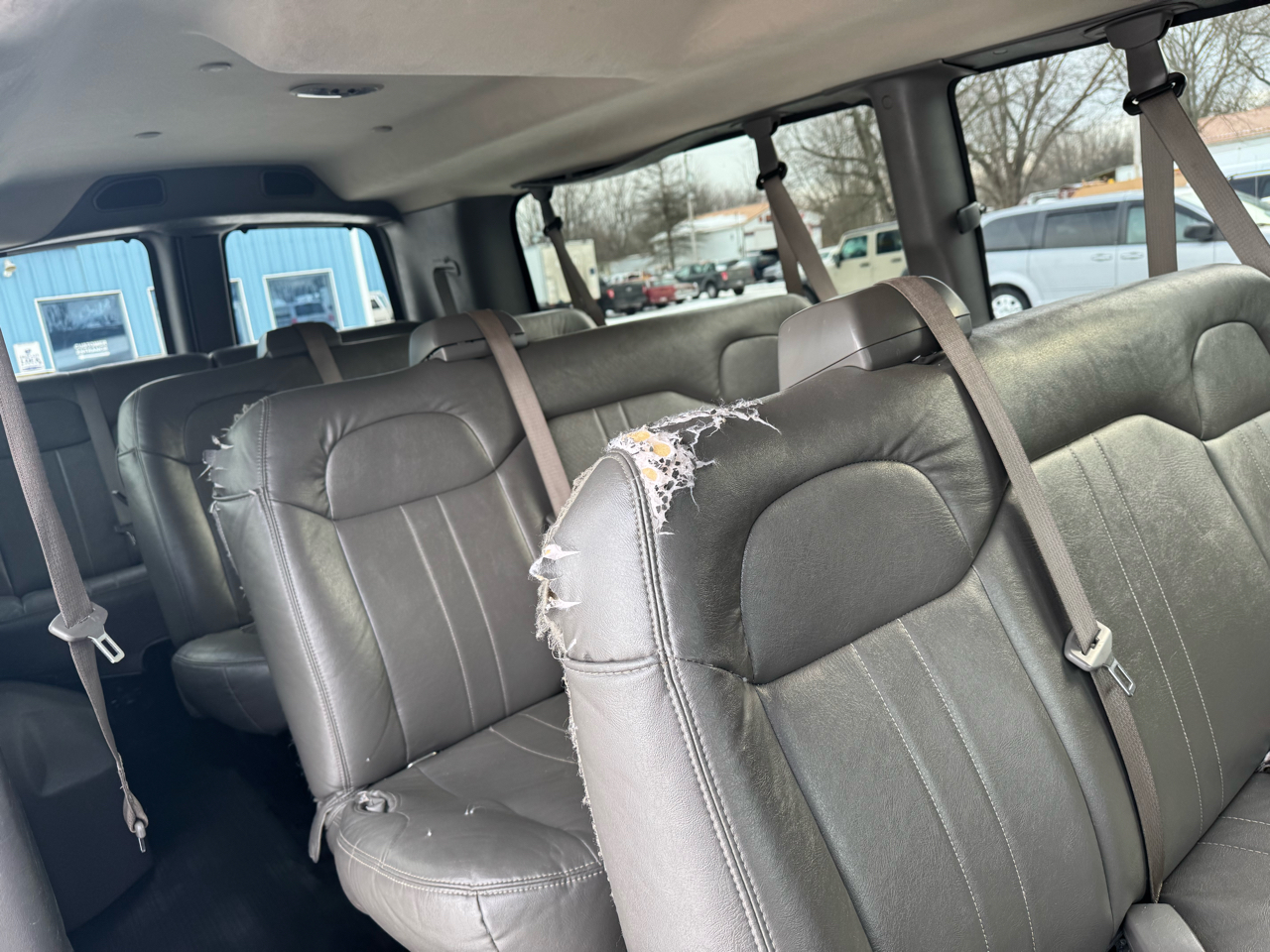 Chevrolet Express Passenger RWD 3500 155" LS 2020