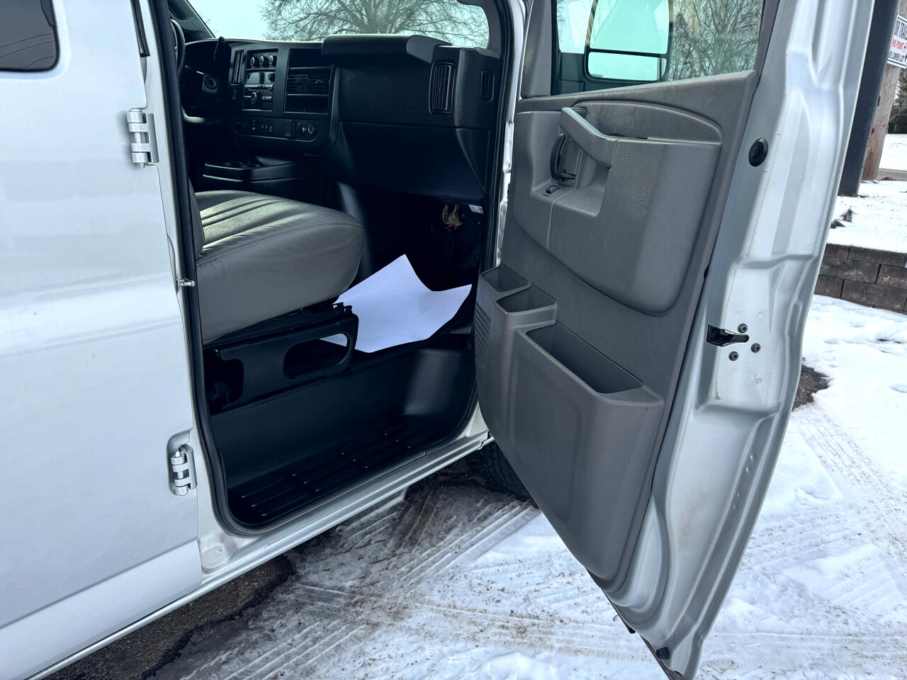 Chevrolet Express Passenger RWD 3500 155" LS 2020