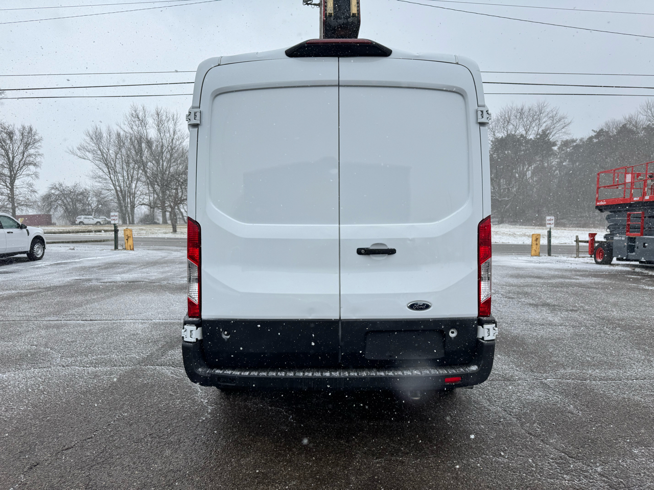 Ford Transit Cargo Van T-250 130" Med Rf 9070 GVWR RWD 2021