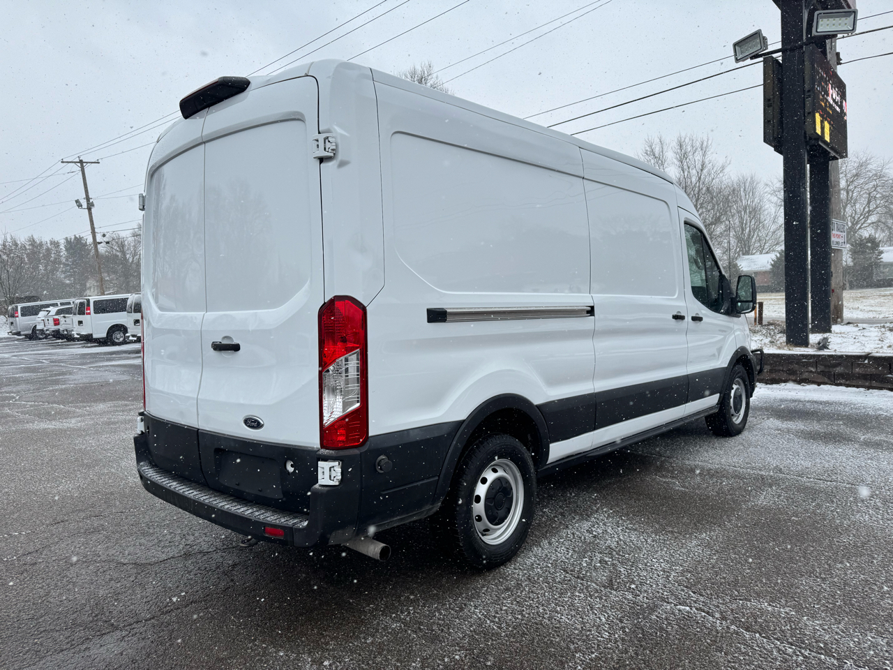 Ford Transit Cargo Van T-250 130" Med Rf 9070 GVWR RWD 2021