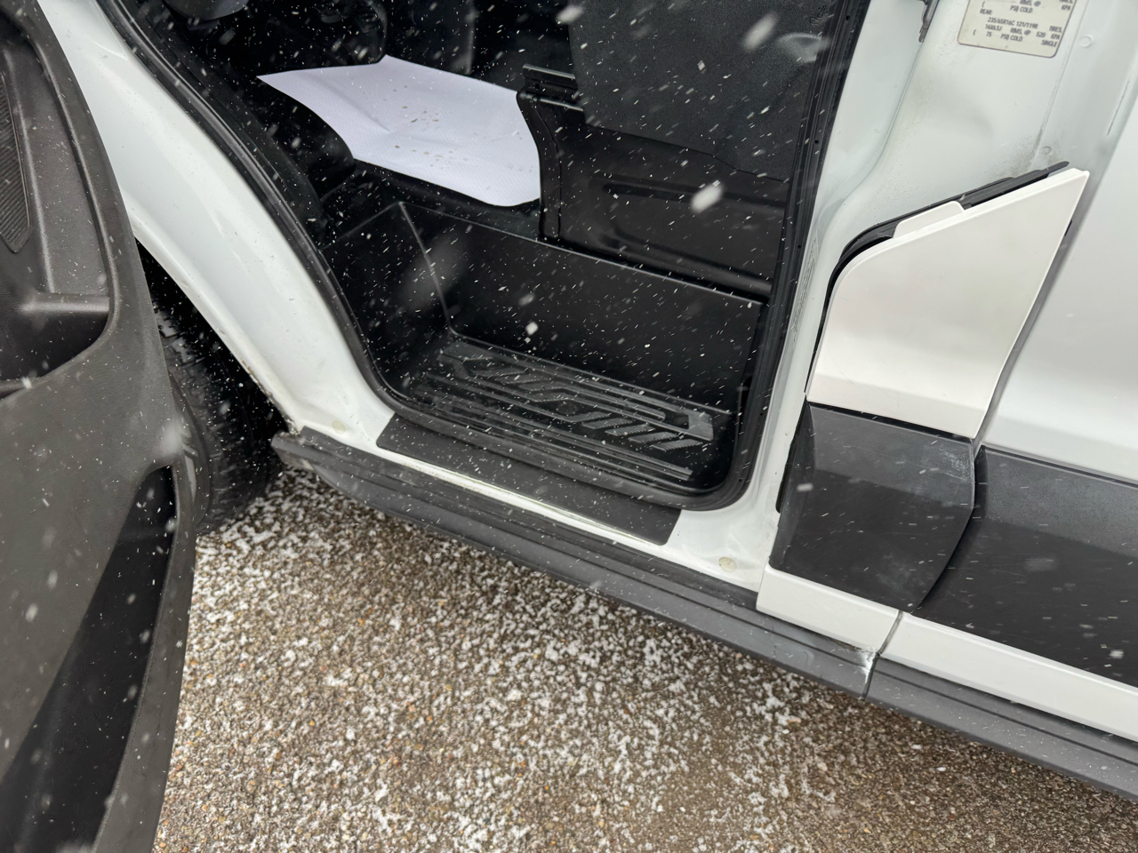 Ford Transit Cargo Van T-250 130" Med Rf 9070 GVWR RWD 2021